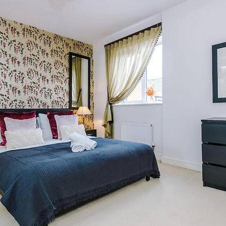 Stylish Townhouse Chester City Centre With Parking Exterior photo