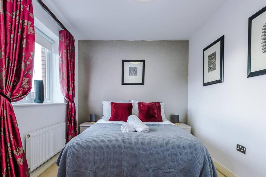 Stylish Townhouse Chester City Centre With Parking Exterior photo